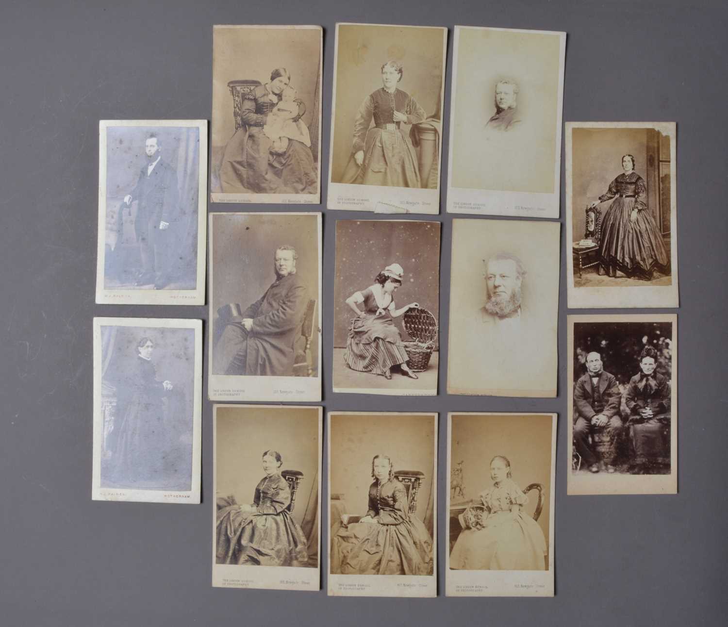 Lot 59 - Cartes-de-Visite