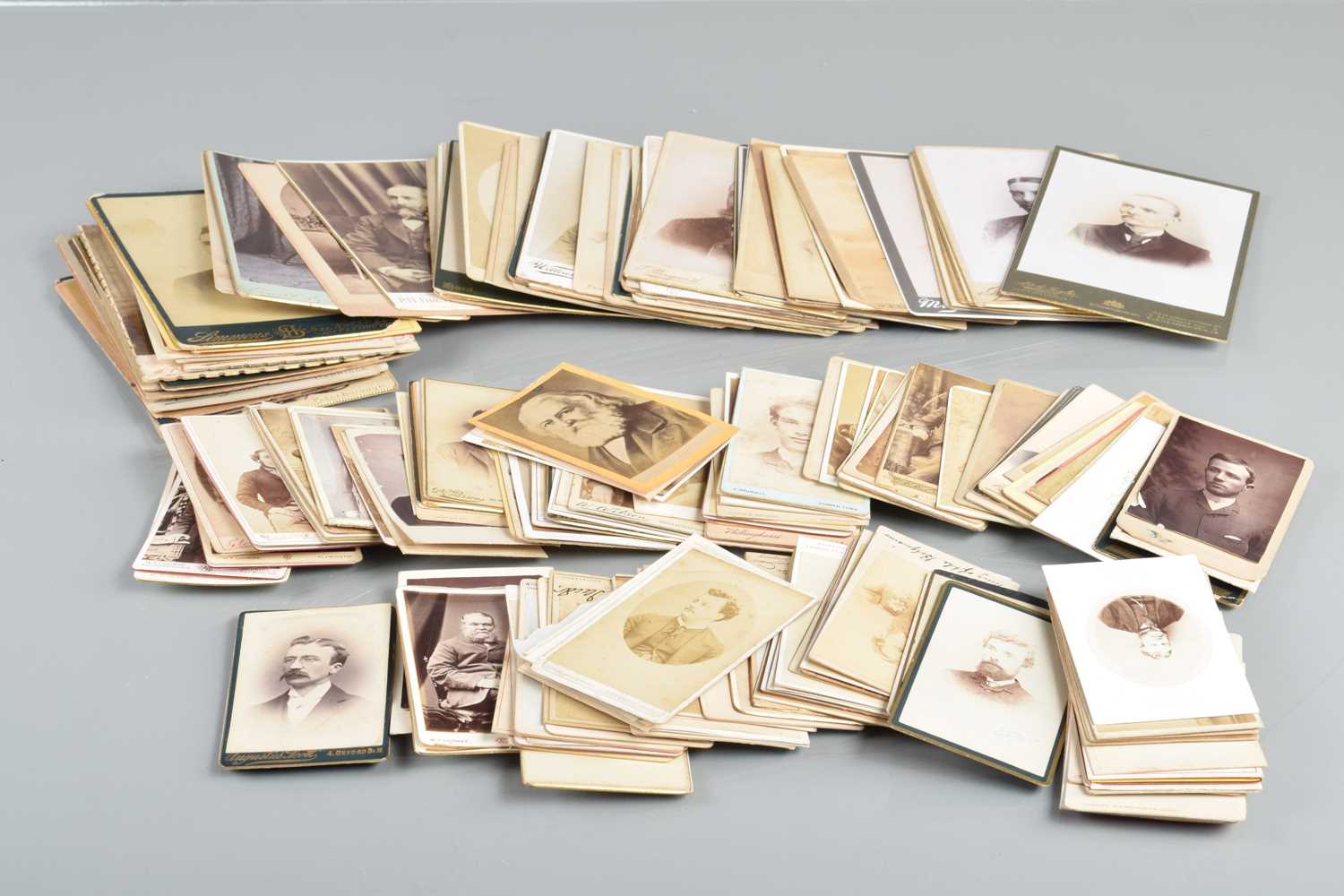 Lot 83 - Cart de Viste & Cabinet Cards of Gentlemen