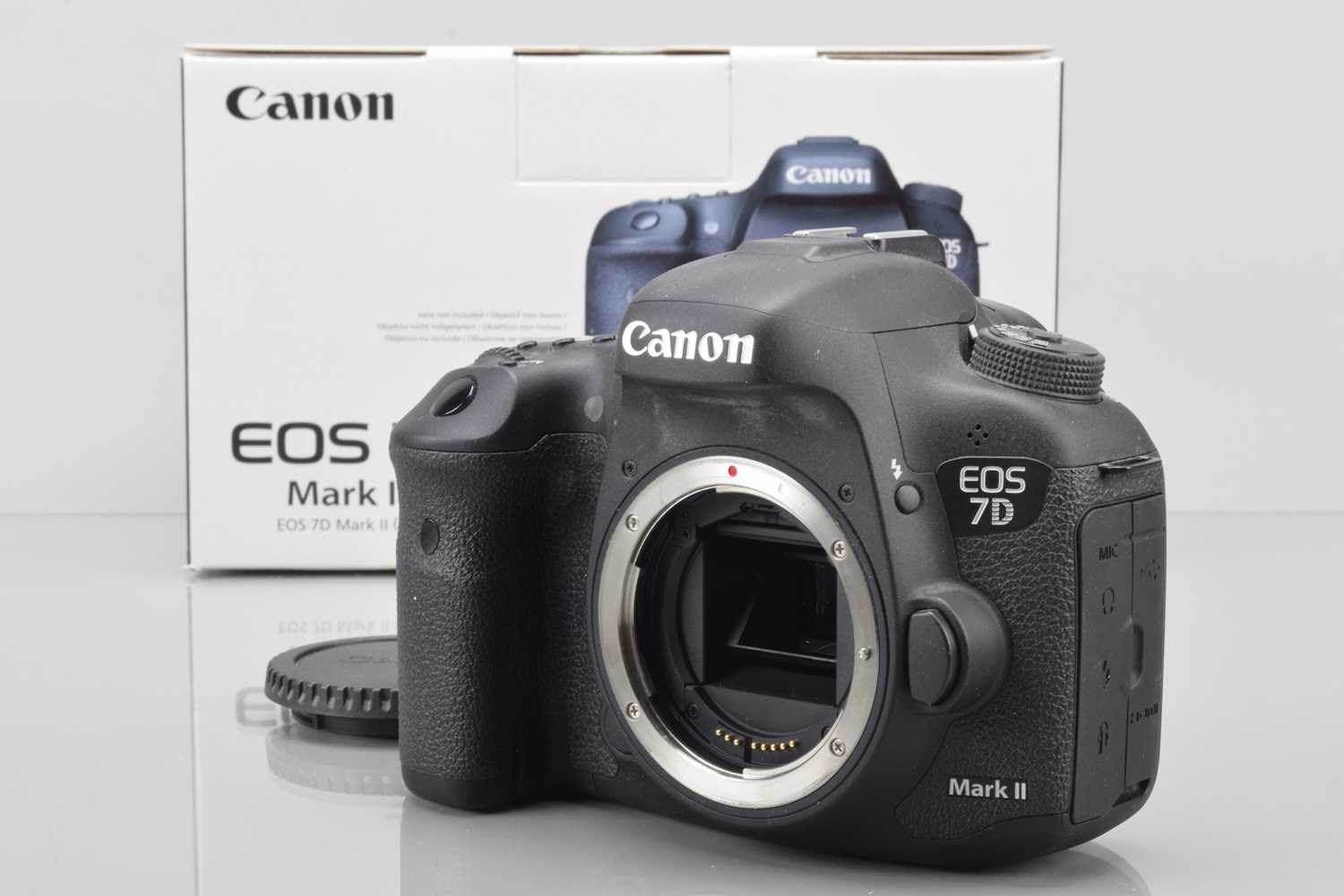 Lot 96 - A Canon EOS 7D Mark II (G) DSLR Camera Body
