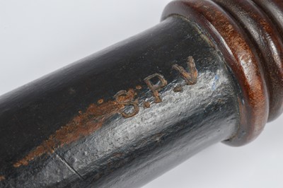 Lot 40 - A Victorian police constabulary truncheon