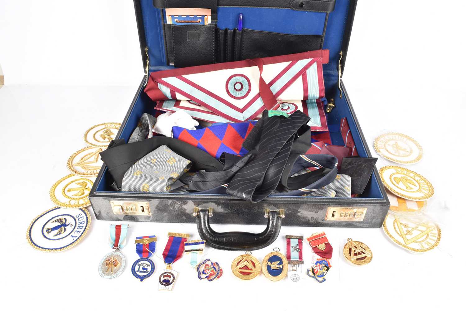 Lot 114 - A collection of Berkshire and Surrey Masonic items
