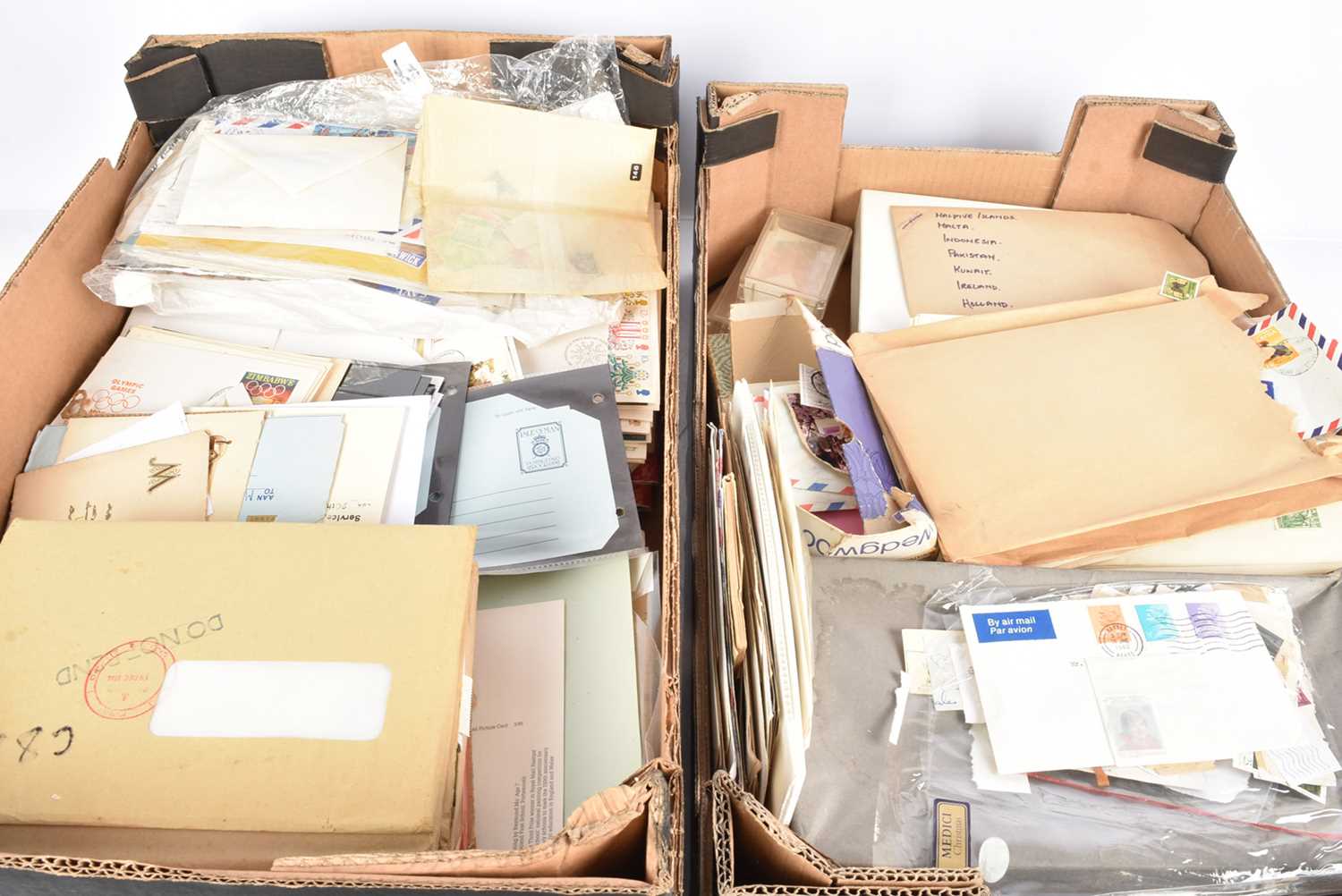 Lot 139 - A large collection of used and loose stamps