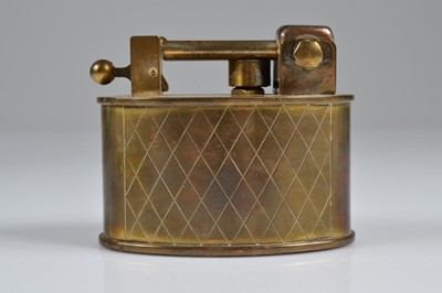 Lot 266 - A vintage Brilux Table Lighter