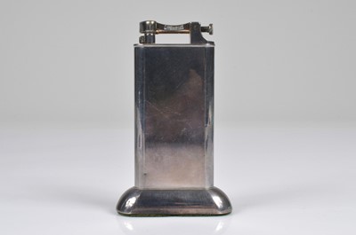 Lot 284 - A Dunhill Standard Table lighter