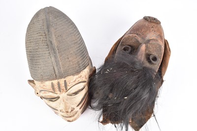 Lot 322 - A West African Tribal Mask
