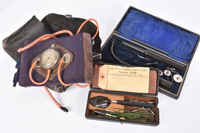 Lot 357 - A Vintage French Sphygmomanometer