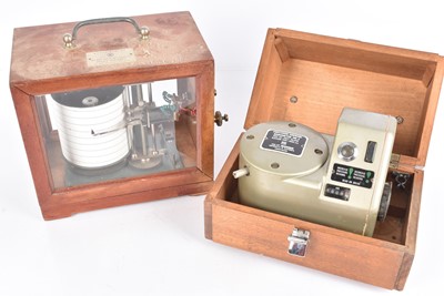 Lot 370 - A Precision Aneroid Barometer Mk2 by Negretti & Zambra