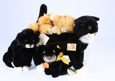 Lot 9 - Two Steiff yellow tag cats
