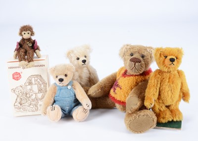 Lot 38 - Five small artisit and collectors teddy bears