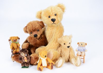 Lot 39 - Seven small artisit and collectors teddy bears