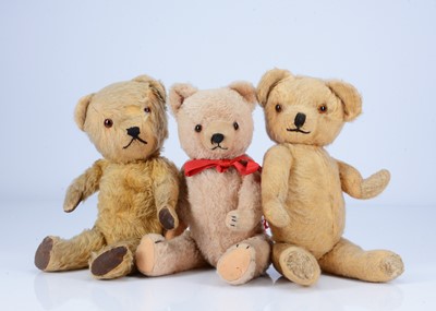 Lot 106 - A small 1930s Chiltern style teddy bear
