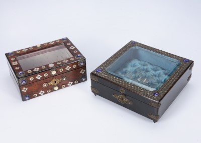 Lot 406 - A small 19th century glass topped bijouterie box