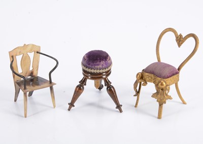 Lot 635 - An 19th century dolls’ house piano stool
