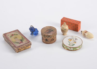 Lot 636 - Small antiques suitable for a dolls’ house