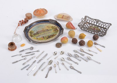 Lot 670 - Dolls’ house kitchen