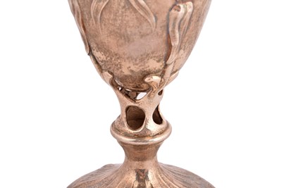 Lot 5 - An Edward VII silver art nouveau vase