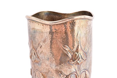 Lot 5 - An Edward VII silver art nouveau vase