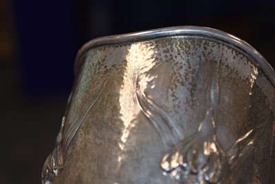 Lot 5 - An Edward VII silver art nouveau vase