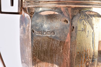 Lot 19 - A George V silver presentation trophy cup and cover