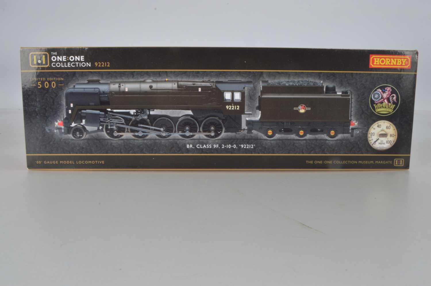Lot 5 - Hornby (China) boxed 00 Gauge 'The One One' Collection R3941 BR black Class 9F 2-10-0 Ltd Ed Locomotive and Tender