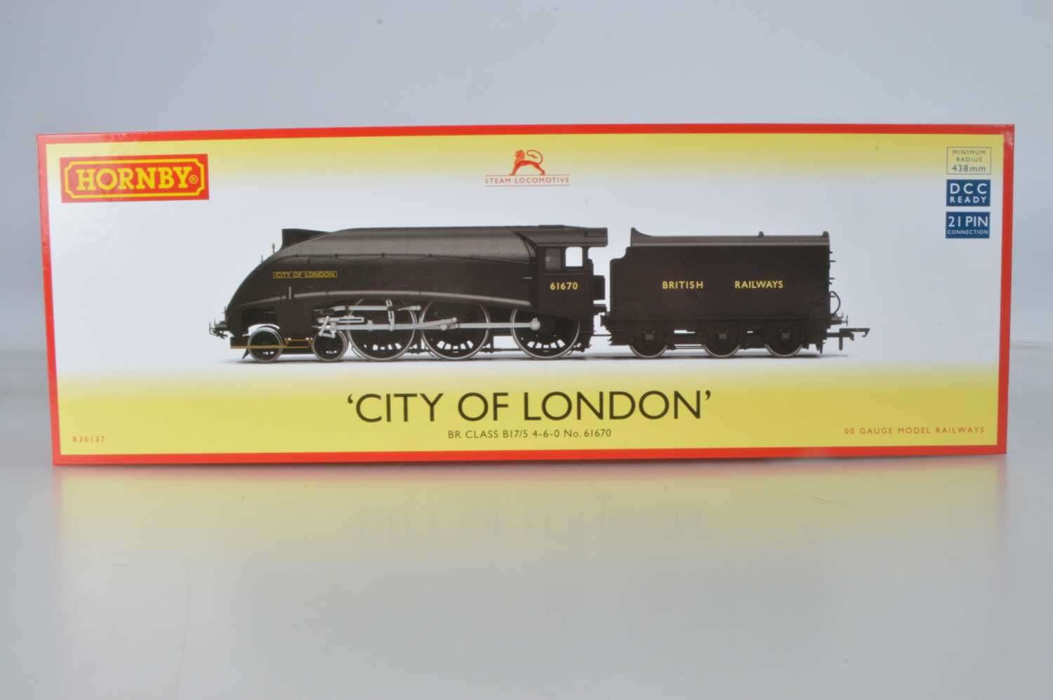 Lot 13 - Hornby (China) boxed 00 Gauge R30137 BR green Class B17/5 4-6-0 61670 'City of London' Locomotive and Tender