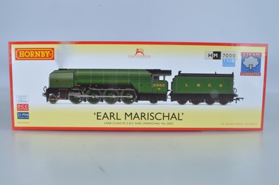 Lot 16 - Hornby (China) boxed 00 Gauge R30350SS LNER  green Class 2P 2002 'Earl Marischal' Locomotive and Tender