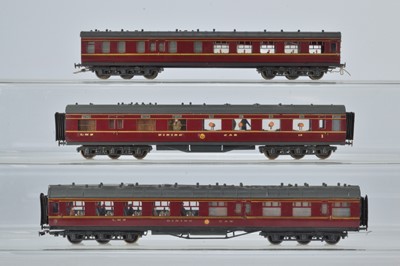 Lot 26 - Hornby (China) boxed 00 Gauge R3984 LNER green Class P2 2-8-2 No 2002 'Earl Marischal' Locomotive and Tender