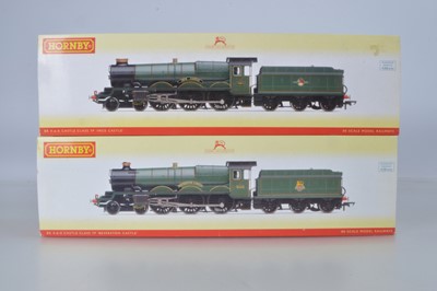 Lot 33 - Hornby (China) boxed 00 Gauge BR green Castle Class  Locomotives and Tenders (2)