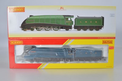 Lot 48 - Hornby (China) boxed 00 Gauge LNER Class A4 Locomotives and Tenders (2)