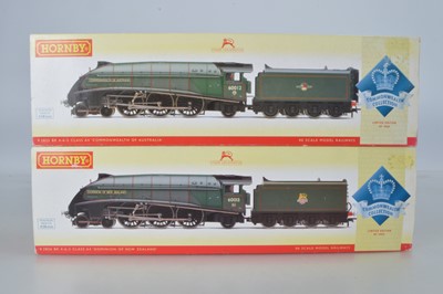Lot 54 - Hornby (China) boxed 00 Gauge Ltd ed of 1000 Commonwealth Collection BR green Class A4 Locomotives and Tenders (2)