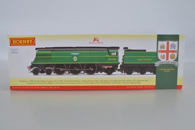 Lot 74 - Hornby (China) boxed 00 Gauge R3515 The Final Day Ltd Ed SR Malachite green 21c168 'Kenley' Locomotive and Tender