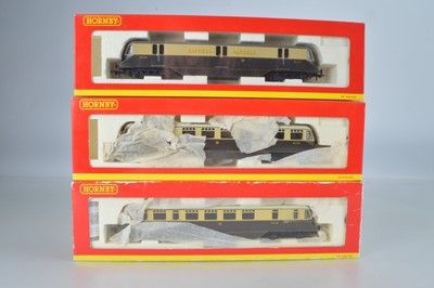 Lot 87 - Hornby (China) boxed 00 Gauge GWR chocolate and cream Diesel Railcars          (3)