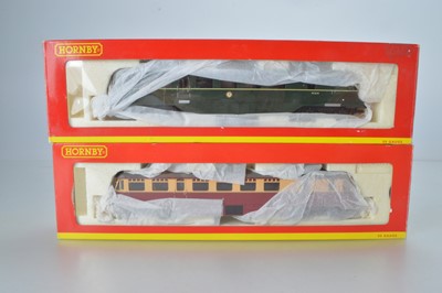 Lot 88 - Hornby (China) boxed 00 Gauge BR Diesel Railcars  (2)