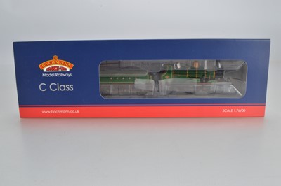 Lot 194 - Bachmann boxed 00 Gauge 31-460 SECR lined green C Class 592 Locomotive and Tender