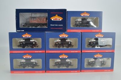 Lot 240 - Bachmann boxed 00 Gauge 7x 37-675B Mobil black Tank wagons and 33-825A Queen Mary Brake Van (8)