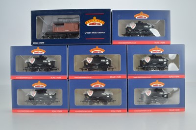 Lot 241 - Bachmann boxed 00 Gauge Fina Black 14-Ton Tank wagons and Brake Van (8)