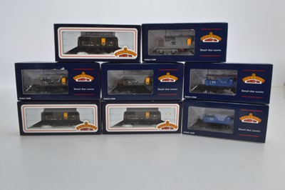 Lot 246 - Bachmann boxed 00 Gauge Queen Mary Brake Vans (8)