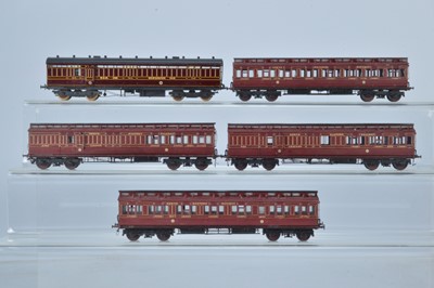Lot 280 - Rake of five OO Gauge kitbuilt North Eastern Railway maroon Clerestory Coaches (5)