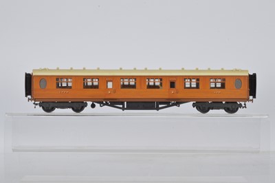 Lot 291 - Lawrence Scale Models OO Gauge kitbuilt BSL LNER Teak First Class Coach