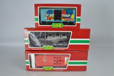 Lot 423 - LGB American Goods Wagons and Birthday Car (3)