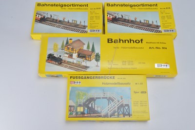 Lot 431 - hmb Holzmodellbausatz G Gauge Wood Kit Station and Platform (4)