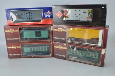 Lot 444 - Bachmann Aristocraft and USA Trains American Passenger Cars and Wagons (6)
