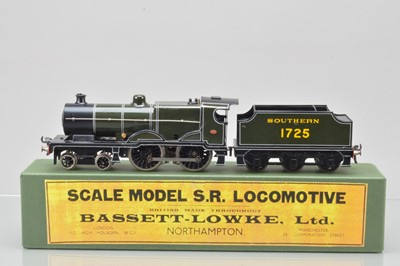 Lot 487 - Bassett Lowke 0 Gauge 4-4-0 Loco and tender locomotive 3-Rail electric, Southern Green, Class L1, No 1725