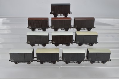 Lot 548 - Leeds Model Company 0 Gauge GWR and SR Covered Wagons, (11)