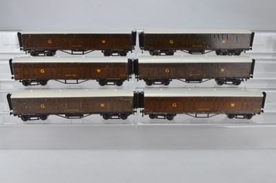 Lot 551 - Leeds Model Company O Gauge GWR Siphon (6)