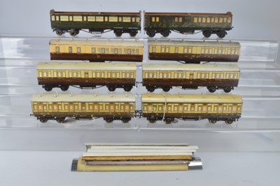 Lot 557 - Leeds Model Company O Gauge Coaches (8)