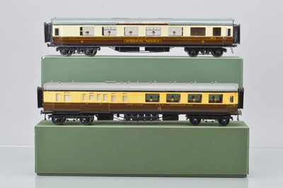 Lot 582 - Exley O Gauge GWR 1st Class Restaurant Car and GWR Super Saloon 'Queen Mary' (2)