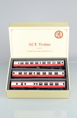 Lot 599 - Ace Trains O Gauge Modern issue C/13 -Set A BR MK1 Blood & Custard Set (3)