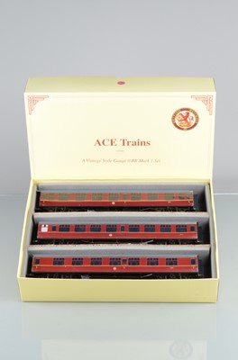 Lot 600 - Ace Trains O Gauge Modern issue C/13 -Set B BR Mark 1 Maroon (3)