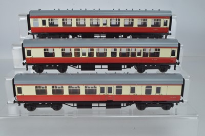 Lot 612 - ACE Trains modern issue O Gauge C/13 BR MK1 Blood and Custard Set A Coaches (3)